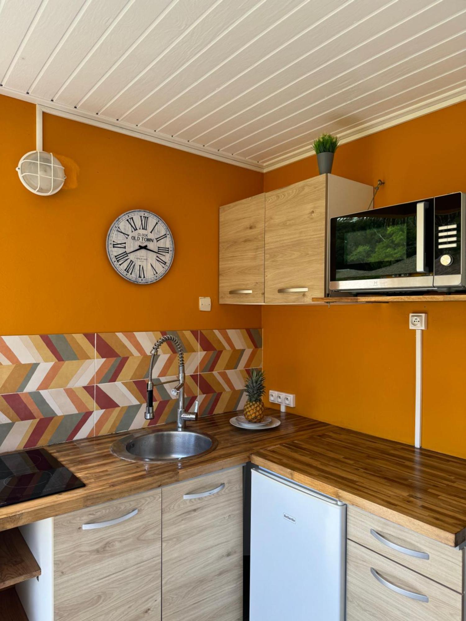 Manbana 333 Hotel Folle Anse Екстериор снимка